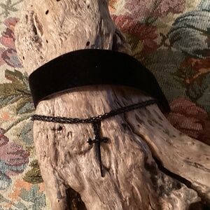Black Velvet / Chain Choker Necklace w/ Dagger 16”